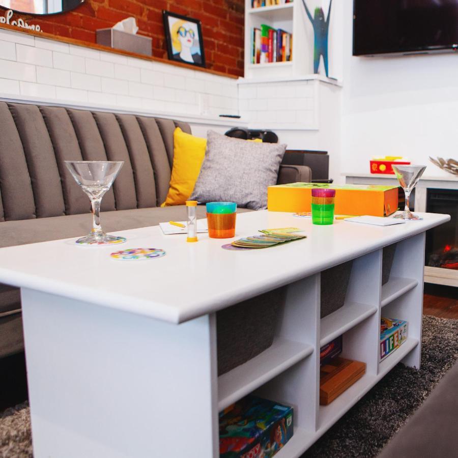 בלוויל Hip Heritage Main Floor Flat In Downtown District מראה חיצוני תמונה