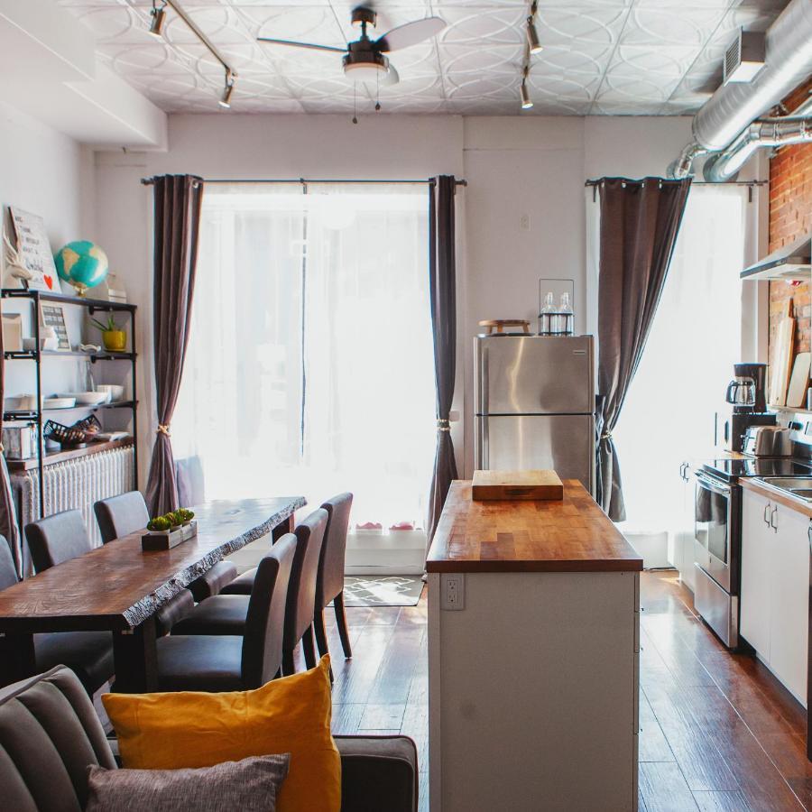 בלוויל Hip Heritage Main Floor Flat In Downtown District מראה חיצוני תמונה